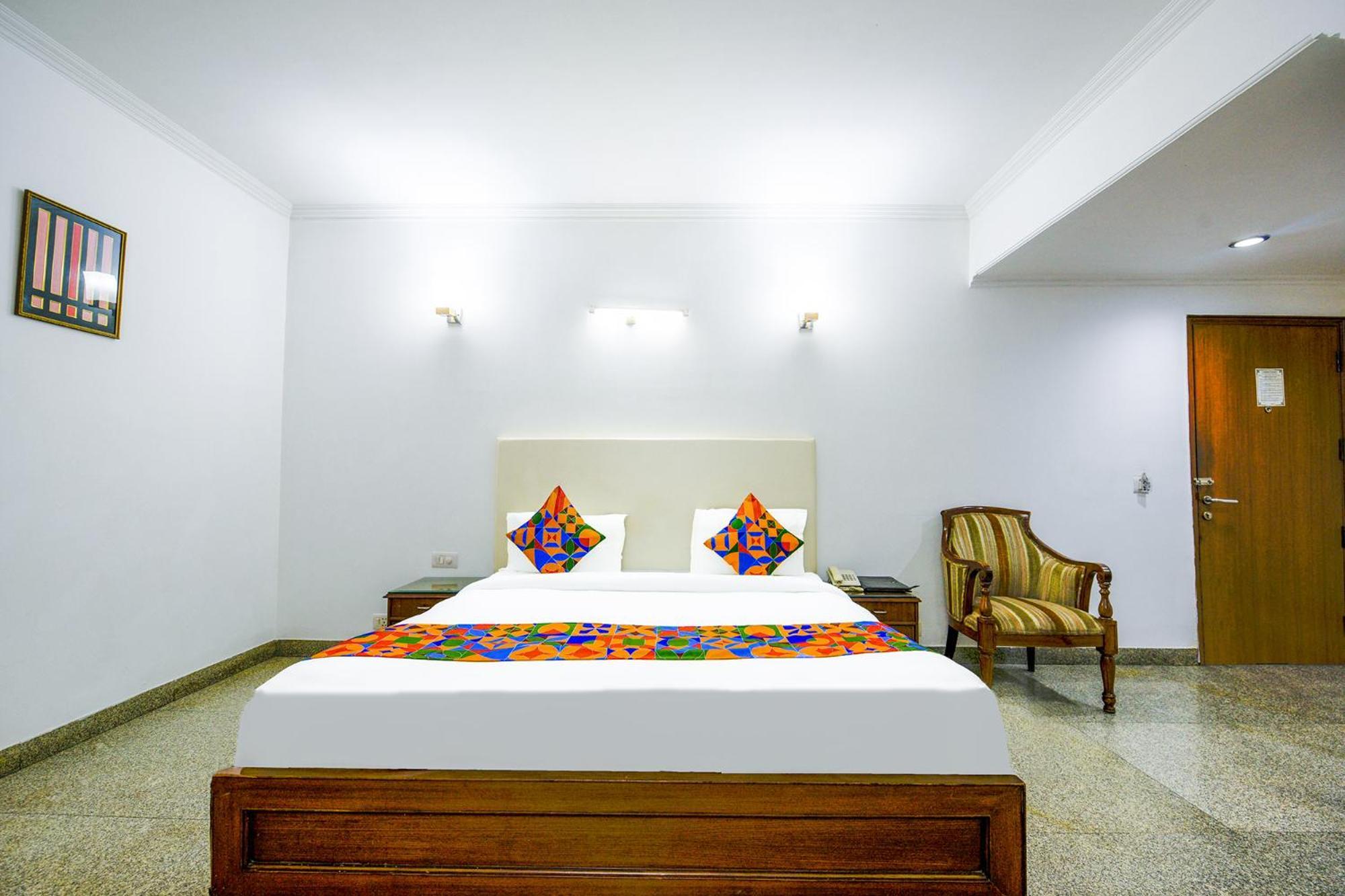 Hotel Exotica Leisure Valley, Gurgaon Buitenkant foto