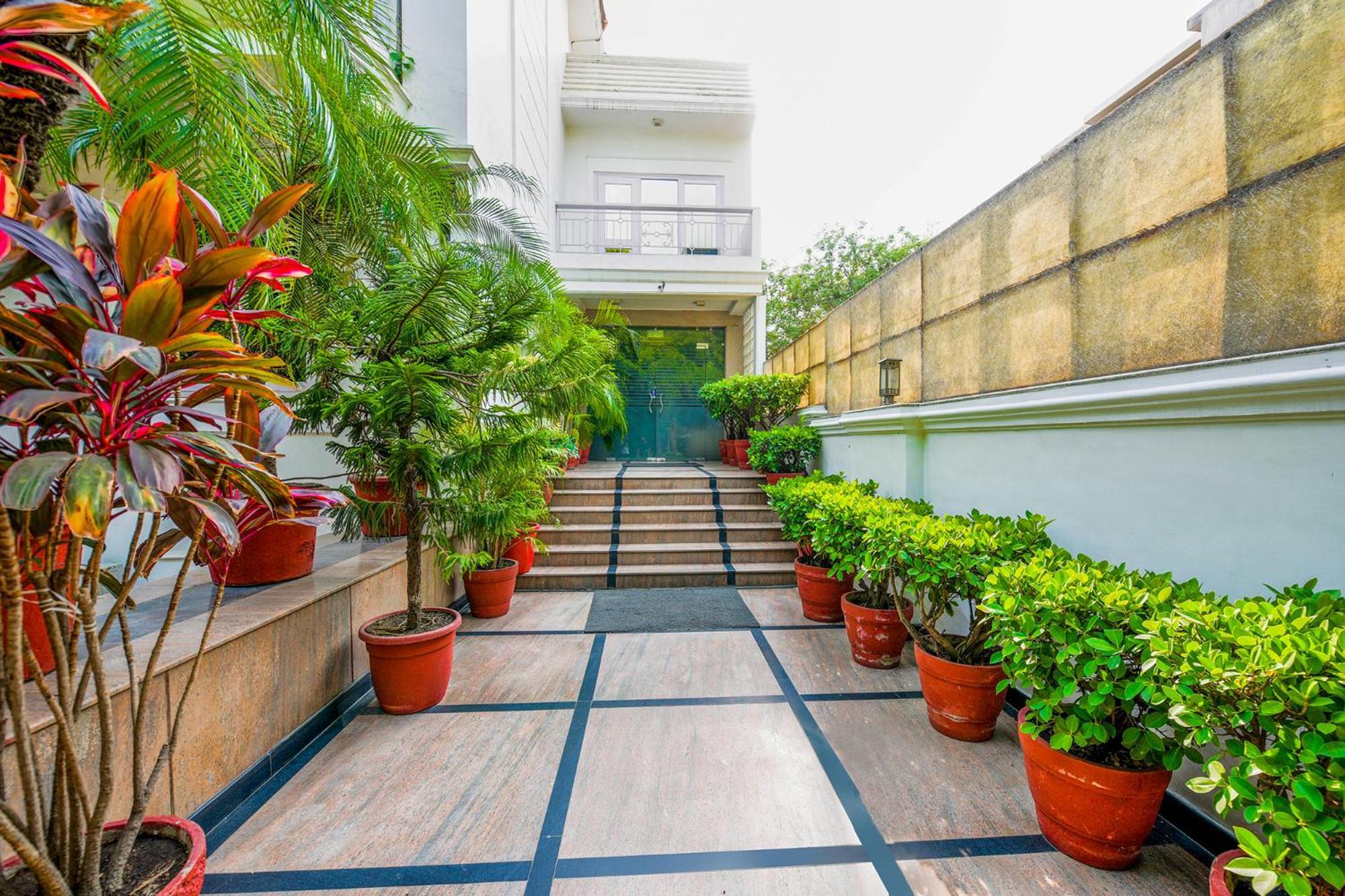 Hotel Exotica Leisure Valley, Gurgaon Buitenkant foto
