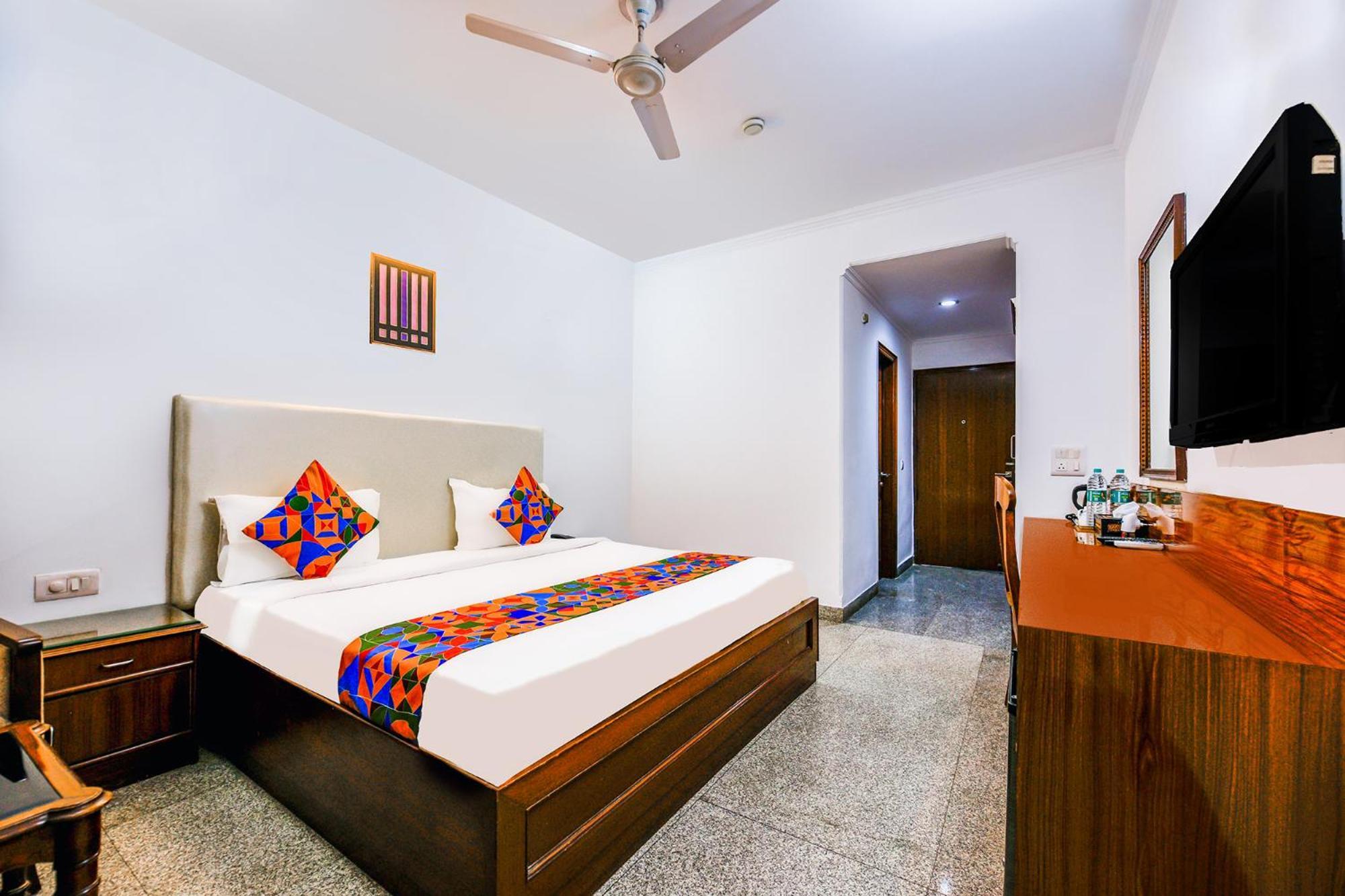 Hotel Exotica Leisure Valley, Gurgaon Buitenkant foto